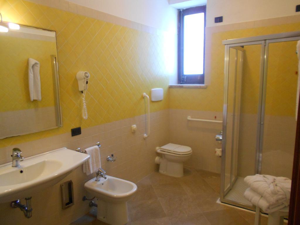 Deluxe Double Room,63930277:JPEG